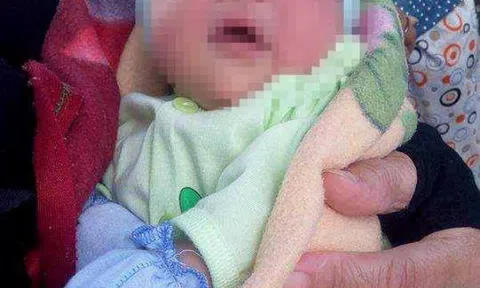 Bé gái sơ sinh nặng 3kg bị bỏ rơi gần trạm y tế xã